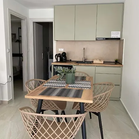 Apartman Nikol's 2 *