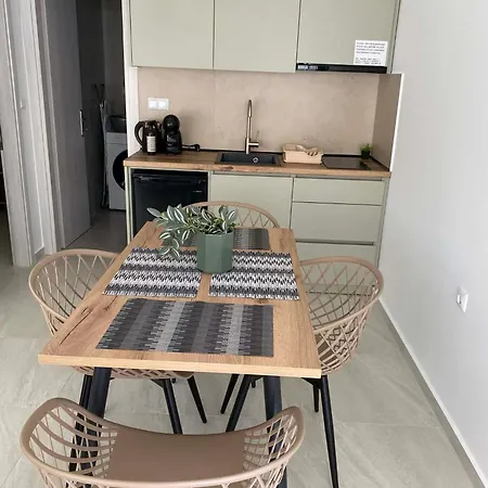 Nikol's 2 Apartman Néa Péramos